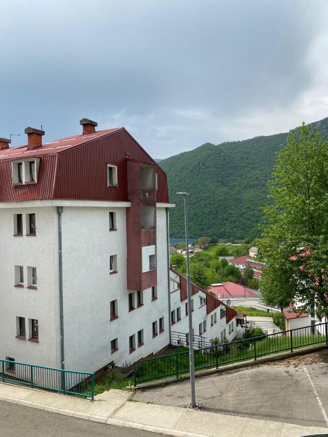 Apartment Varezic Pluzine Exterior photo